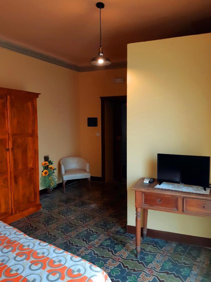 Antico Palazzo Affitti Brevi Bed and Breakfast Piazza Armerina Exterior foto