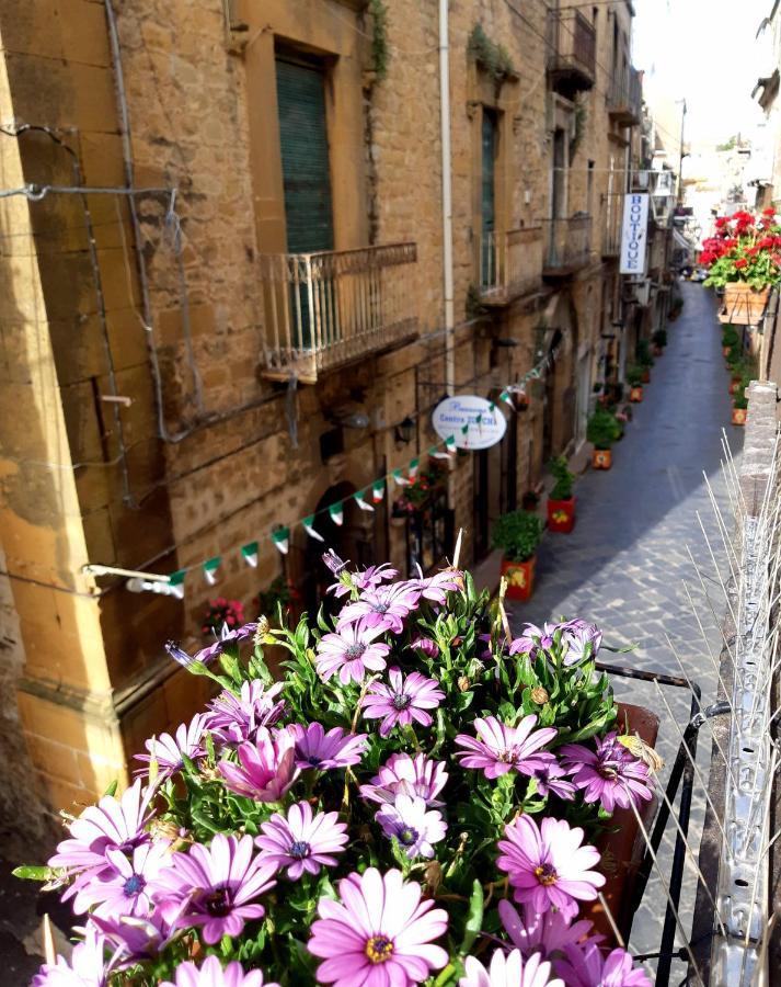 Antico Palazzo Affitti Brevi Bed and Breakfast Piazza Armerina Exterior foto